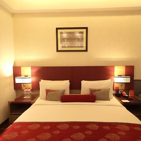 Ramada Plaza By Wyndham Lucknow Exterior foto