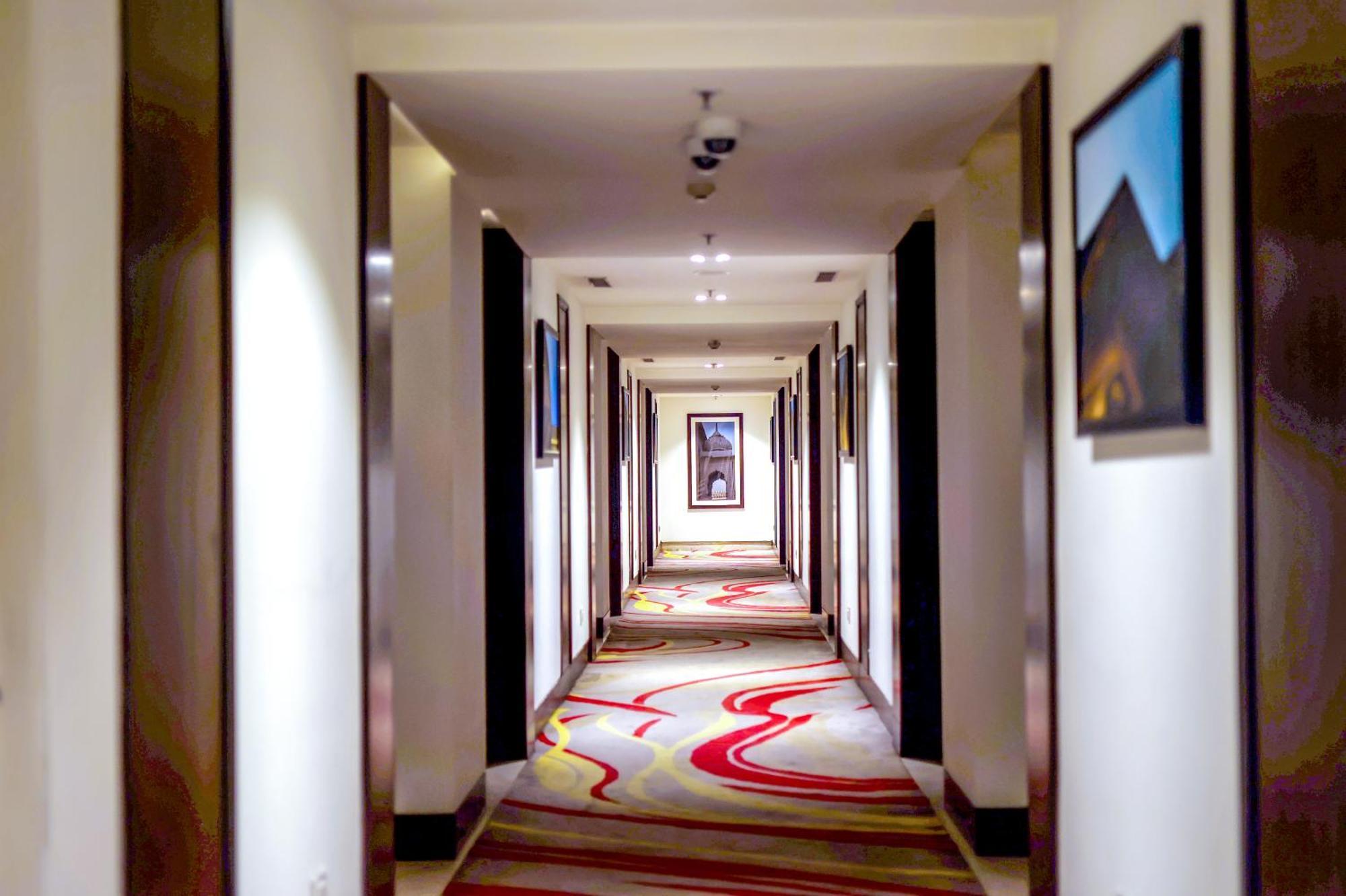 Ramada Plaza By Wyndham Lucknow Exterior foto